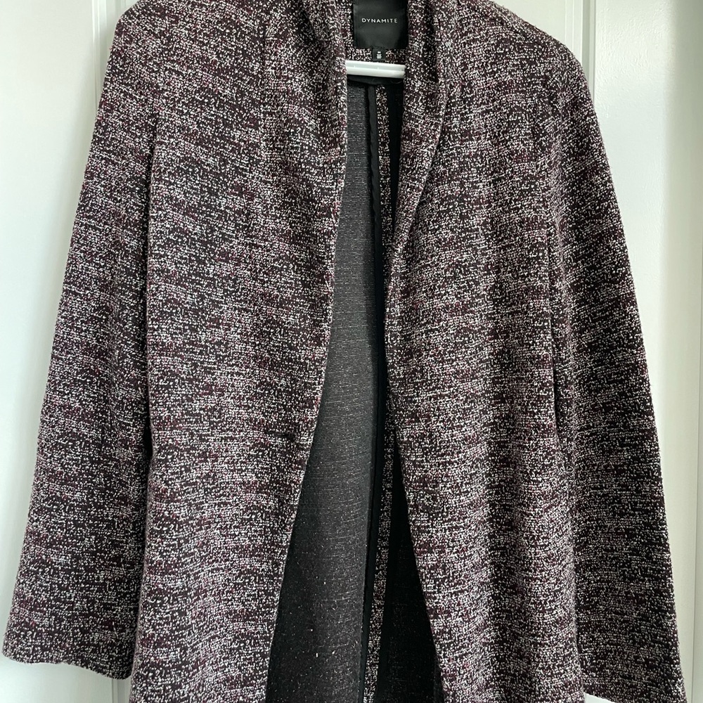 Dynamite Women's Bouclé Open-Front Blazer in Burgundy Mix